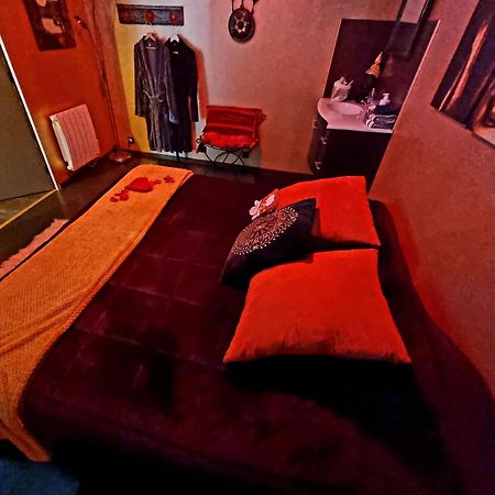 Love Room, Les Nuitees Secretes De Rouen Darnétal Zewnętrze zdjęcie